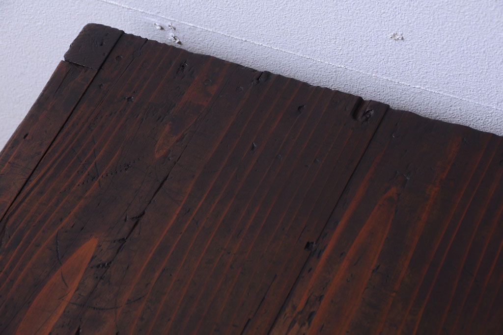 アンティーク家具　和製アンティーク　古い木製の脚付きサイドボード(収納棚)