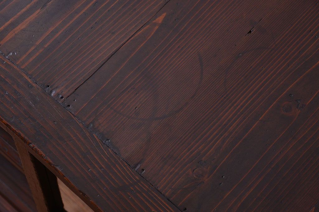 アンティーク家具　和製アンティーク　古い木製の脚付きサイドボード(収納棚)