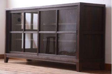 アンティーク家具　和製アンティーク　古い木製の脚付きサイドボード(収納棚)