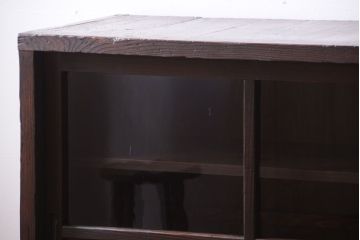 アンティーク家具　和製アンティーク　古い木製の脚付きサイドボード(収納棚)