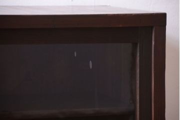 アンティーク家具　和製アンティーク　古い木製の脚付きサイドボード(収納棚)