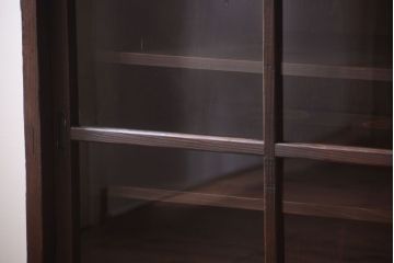 アンティーク家具　和製アンティーク　古い木製の脚付きサイドボード(収納棚)