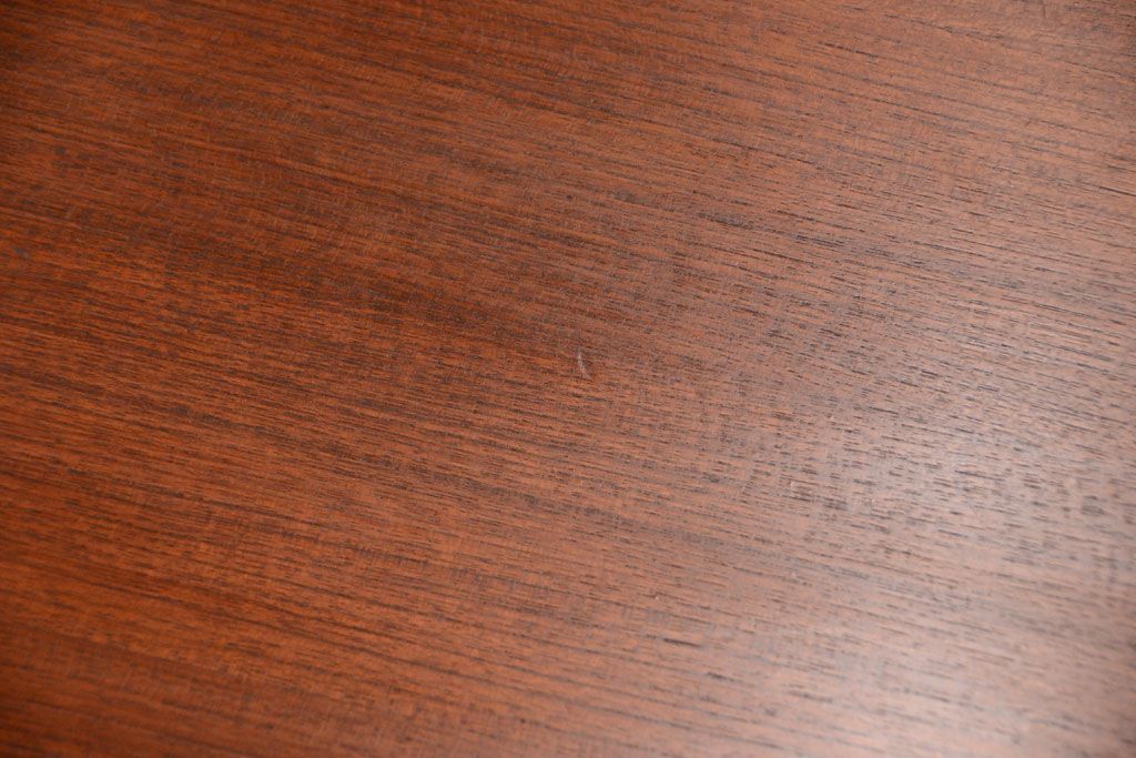 ビンテージ　北欧家具　チーク材のおしゃれな脚付きサイドボード(収納棚)