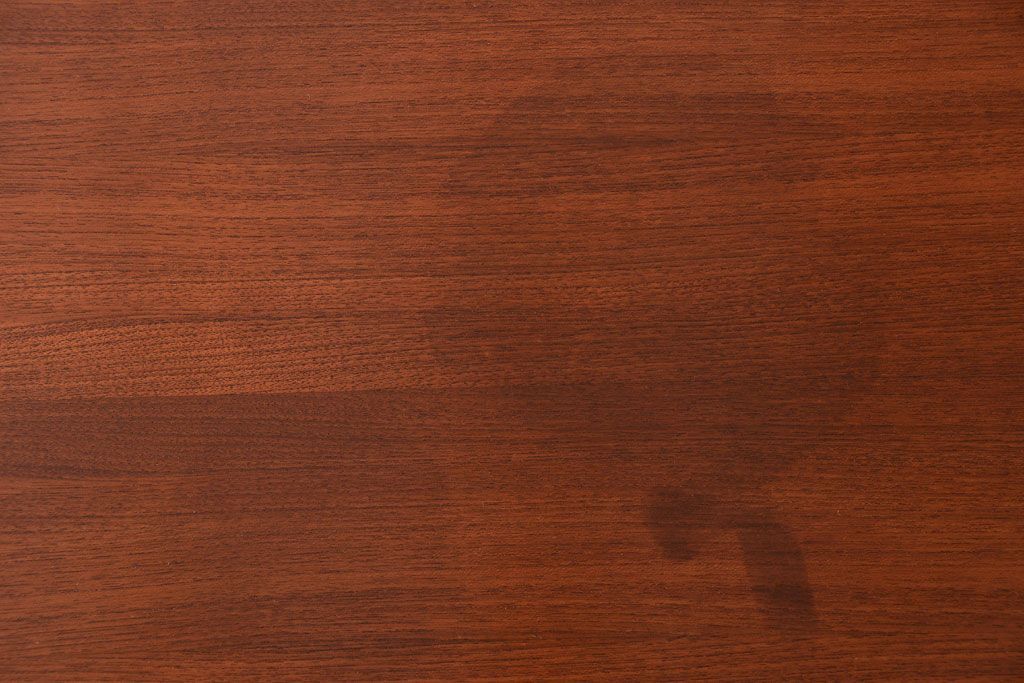 ビンテージ　北欧家具　チーク材のおしゃれな脚付きサイドボード(収納棚)