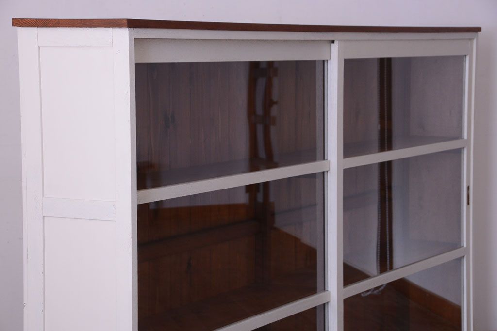 レトロ家具　アンティークペイント　特大サイズ!レトロな横長収納棚