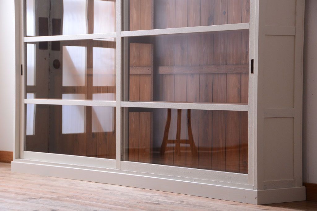 レトロ家具　アンティークペイント　特大サイズ!レトロな横長収納棚