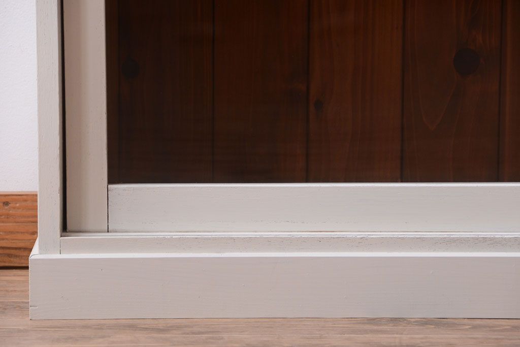 レトロ家具　アンティークペイント　特大サイズ!レトロな横長収納棚