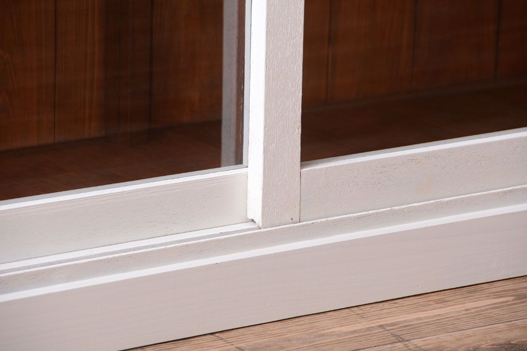 レトロ家具　アンティークペイント　特大サイズ!レトロな横長収納棚