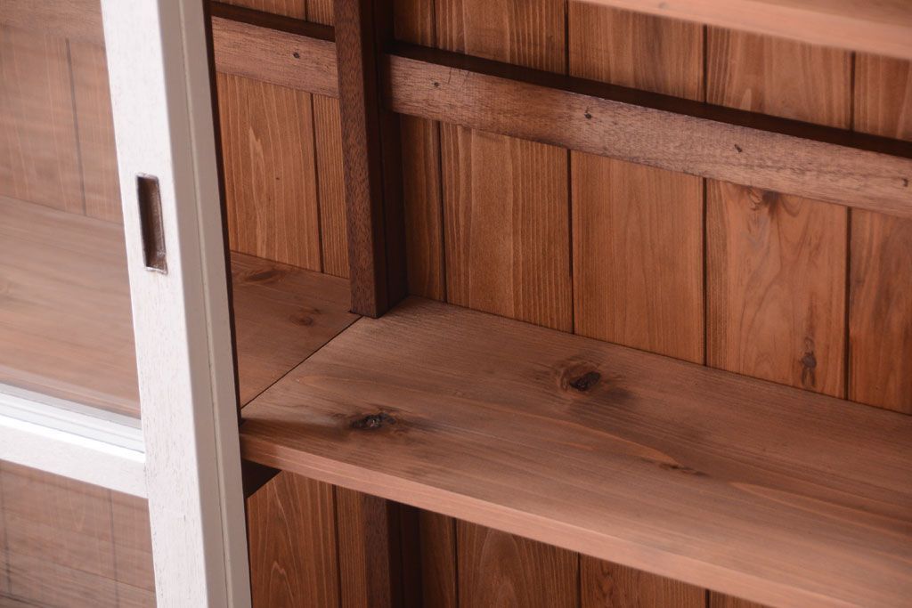 レトロ家具　アンティークペイント　特大サイズ!レトロな横長収納棚