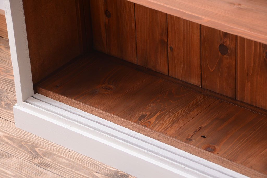 レトロ家具　アンティークペイント　特大サイズ!レトロな横長収納棚