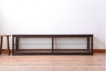 アンティーク家具　和製アンティーク　古い木製の背の低いガラスケース(ローボード)