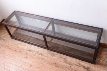 アンティーク家具　和製アンティーク　古い木製の背の低いガラスケース(ローボード)