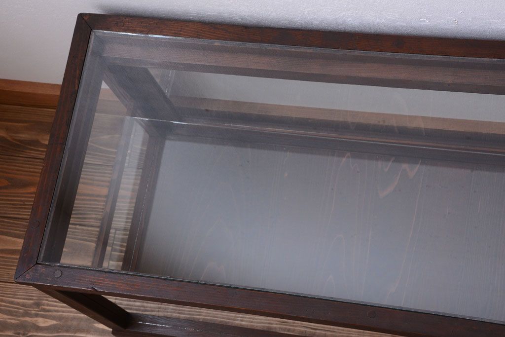 アンティーク家具　和製アンティーク　古い木製の背の低いガラスケース(ローボード)