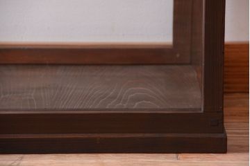 アンティーク家具　和製アンティーク　古い木製の背の低いガラスケース(ローボード)