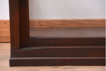 アンティーク家具　和製アンティーク　古い木製の背の低いガラスケース(ローボード)