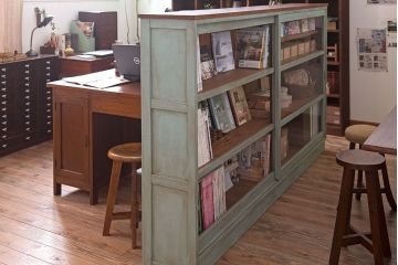 レトロ家具　アンティークペイント　特大サイズ!レトロな横長収納棚(2)