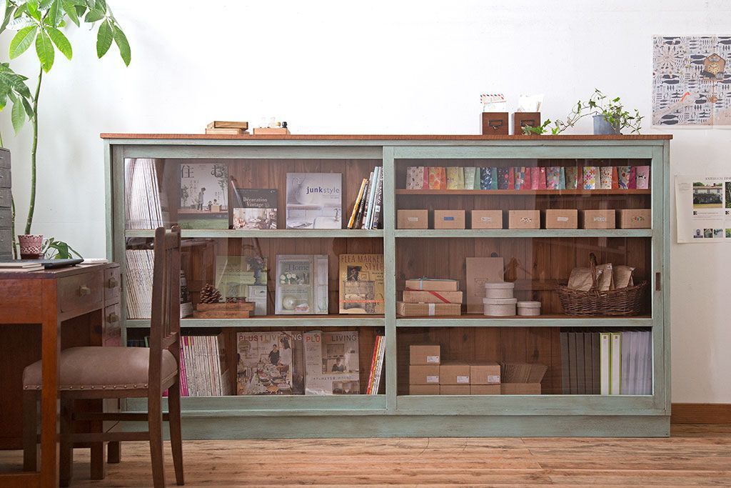 レトロ家具　アンティークペイント　特大サイズ!レトロな横長収納棚(2)