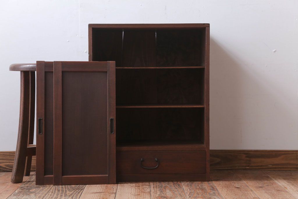 アンティーク家具　和製アンティーク　古い木製の小さな収納棚