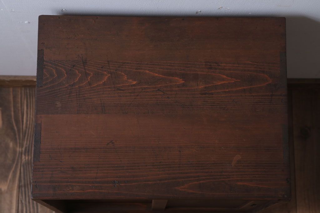 アンティーク家具　和製アンティーク　古い木製の小さな収納棚
