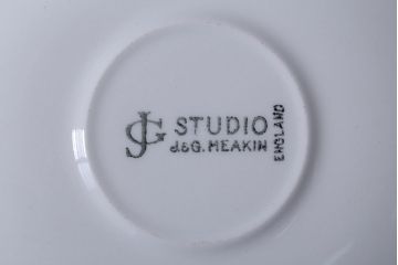 イギリスビンテージ　J&G　MEAKIN(ミーキン)　Inca(インカ)シリーズ　ミルク・シュガー・カップ&ソーサー5客セット(洋食器)