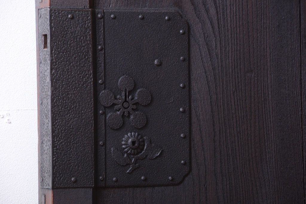 古民具・骨董　明治〜大正期　欅材と檜材!アンティーク蔵戸(建具)