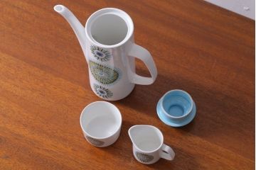 イギリスビンテージ　J&G　MEAKIN(ミーキン) AZTEC(アステカ)シリーズ　ポット、ミルク、シュガー3点セット(洋食器)