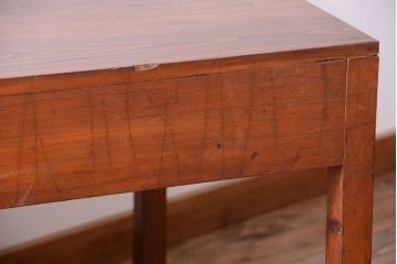 レトロ家具　和製アンティーク　古い木製のレトロな片袖机(勉強机・デスク)