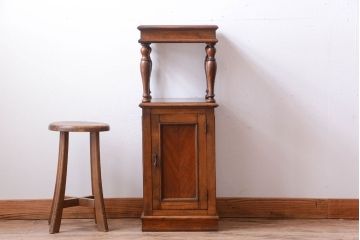 アンティーク家具　和製アンティーク　古い木製の上品なサイドテーブル(電話台)