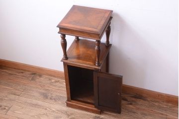 アンティーク家具　和製アンティーク　古い木製の上品なサイドテーブル(電話台)