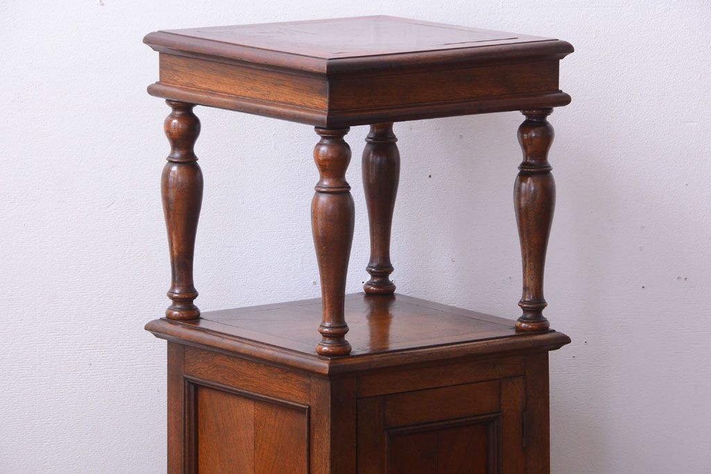 アンティーク家具　和製アンティーク　古い木製の上品なサイドテーブル(電話台)