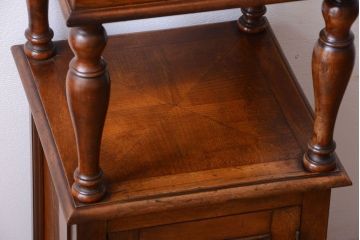 アンティーク家具　和製アンティーク　古い木製の上品なサイドテーブル(電話台)