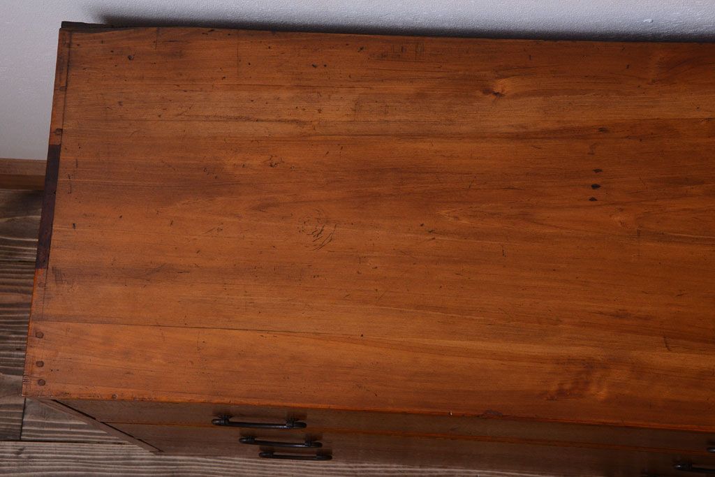 アンティーク家具　和製アンティーク　シンプルな木製チェスト(衣装箪笥)