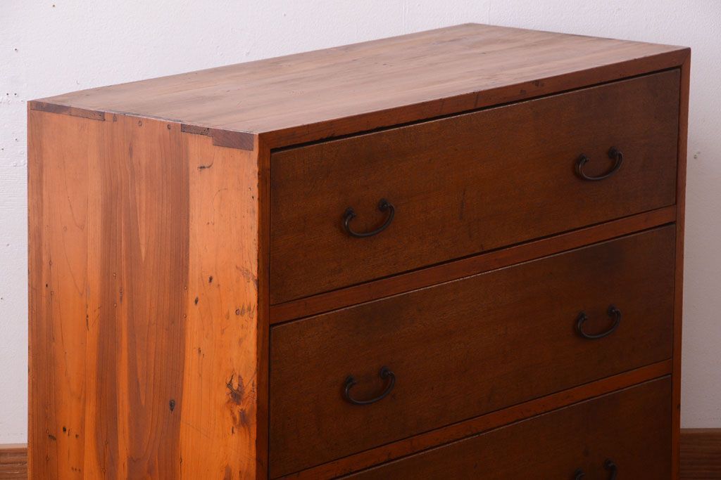 アンティーク家具　和製アンティーク　シンプルな木製チェスト(衣装箪笥)