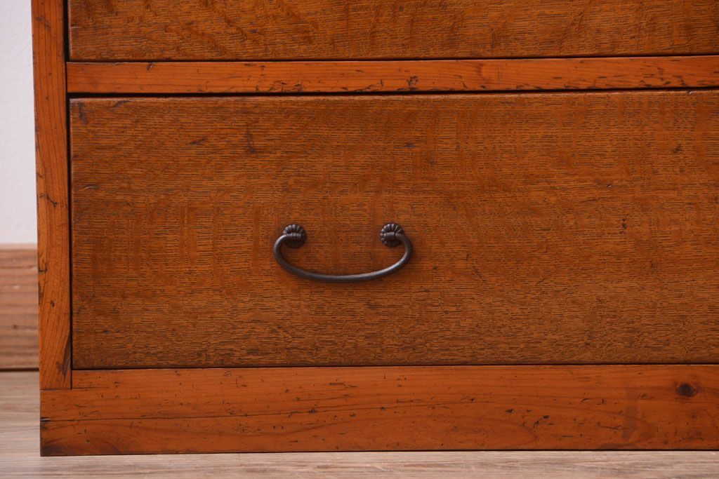 アンティーク家具　和製アンティーク　シンプルな木製チェスト(衣装箪笥)