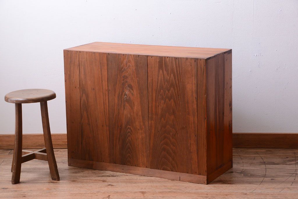 アンティーク家具　和製アンティーク　シンプルな木製チェスト(衣装箪笥)