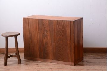 アンティーク家具　和製アンティーク　シンプルな木製チェスト(衣装箪笥)