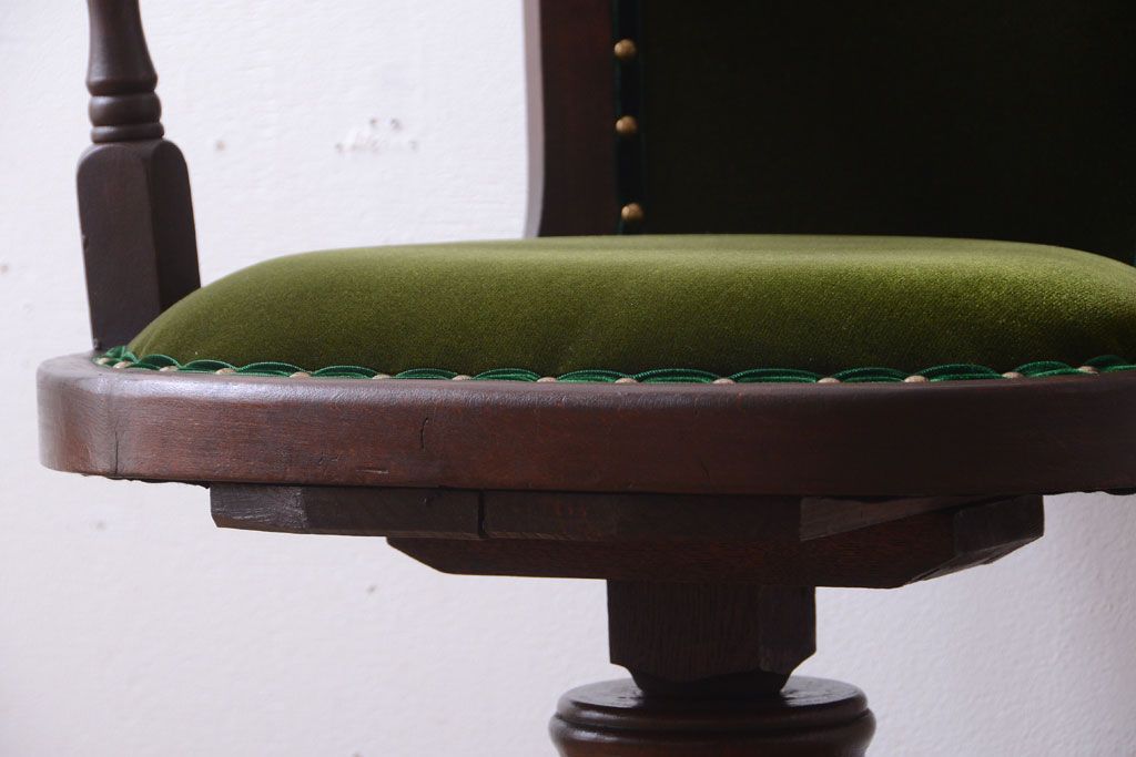 アンティーク家具　和製アンティーク　古いナラ材のシックな回転椅子