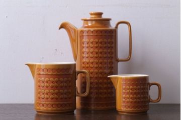 イギリスビンテージ　HORNSEA(ホーンジー)　SAFFRON(サフラン)シリーズ　コーヒーポット&大小ジャグ3点セット(洋食器)