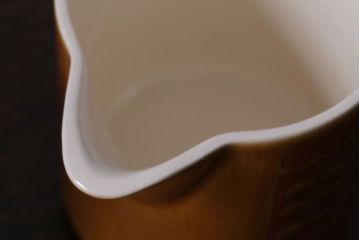 イギリスビンテージ　HORNSEA(ホーンジー)　SAFFRON(サフラン)シリーズ　コーヒーポット&大小ジャグ3点セット(洋食器)