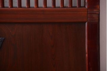 古民具・骨董　明治〜大正期　漆がきれいなガラス入りアンティーク蔵戸(玄関戸)