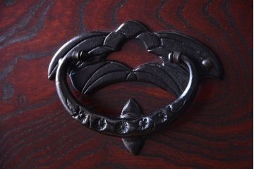 中古 伝統民芸家具 岩谷堂　戸棚付き2段重ね整理箪笥(定価約75万円)