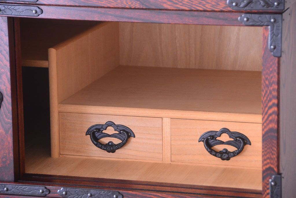 中古 伝統民芸家具 岩谷堂　戸棚付き2段重ね整理箪笥(定価約75万円)