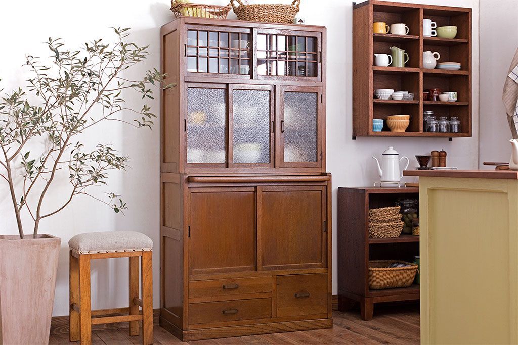 アンティーク家具　和製アンティーク　ダイヤガラス入り!作業台付き上品な古いカップボード(食器棚)