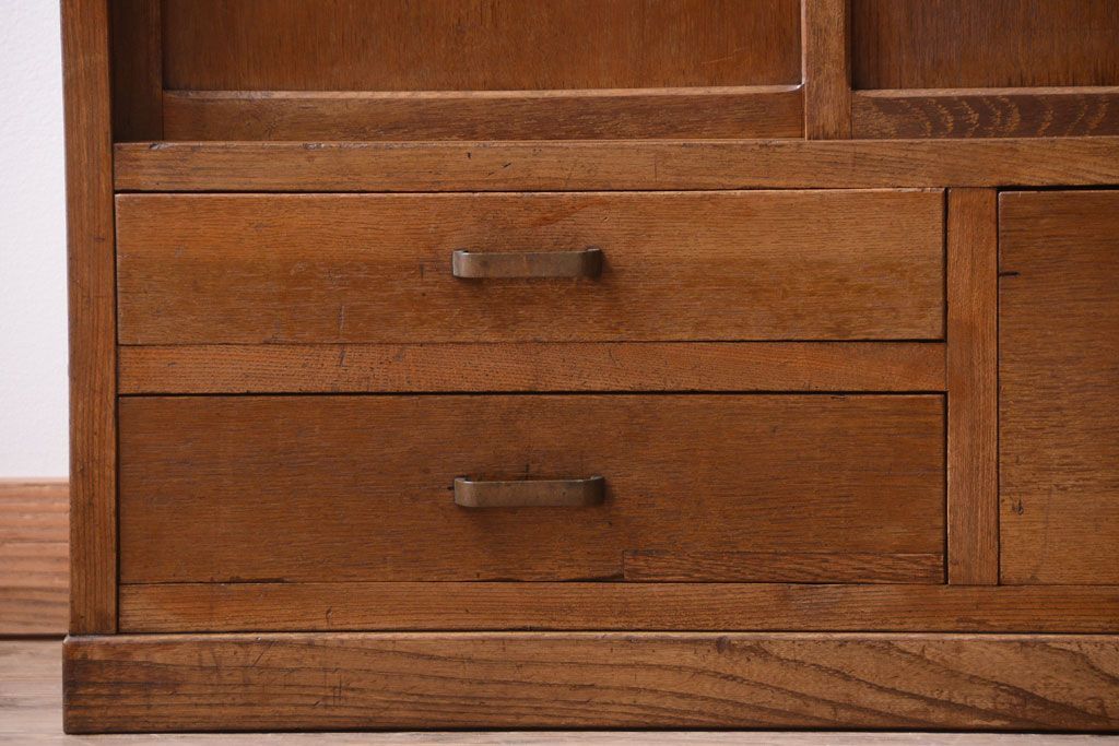 アンティーク家具　和製アンティーク　ダイヤガラス入り!作業台付き上品な古いカップボード(食器棚)