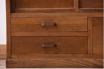 アンティーク家具　和製アンティーク　ダイヤガラス入り!作業台付き上品な古いカップボード(食器棚)