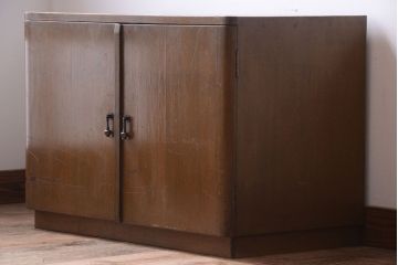 レトロ家具　昭和レトロ　シンプルな古い木の収納戸棚(書類棚・レコードケース)