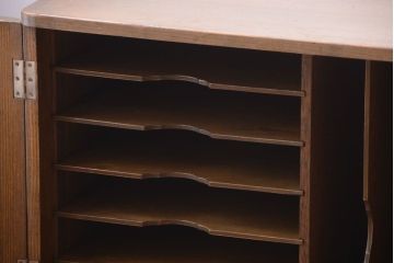 レトロ家具　昭和レトロ　シンプルな古い木の収納戸棚(書類棚・レコードケース)