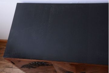 中古　工芸品　漆塗りと手打ち金具が美しいモダンな仙台箪笥