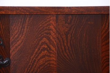 中古　工芸品　漆塗りと手打ち金具が美しいモダンな仙台箪笥