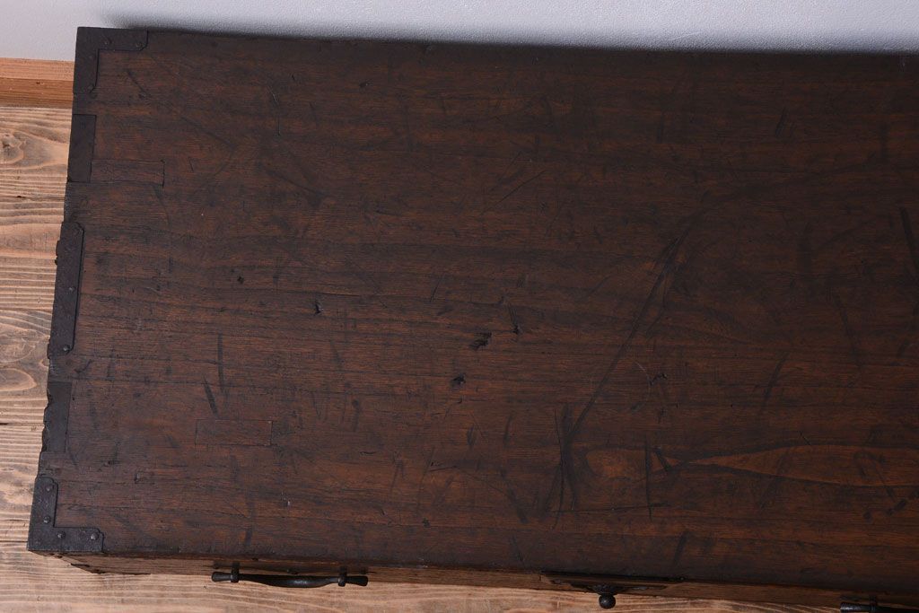 アンティーク家具　古民具・骨董　古い木製のアンティーク衣装箪笥(引き出しローボード)
